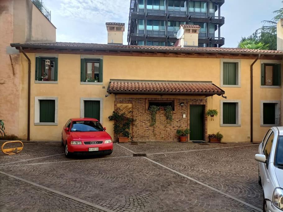 Appartamento Bonbon, Centro Storico Con Parcheggio Gorizia Exterior foto